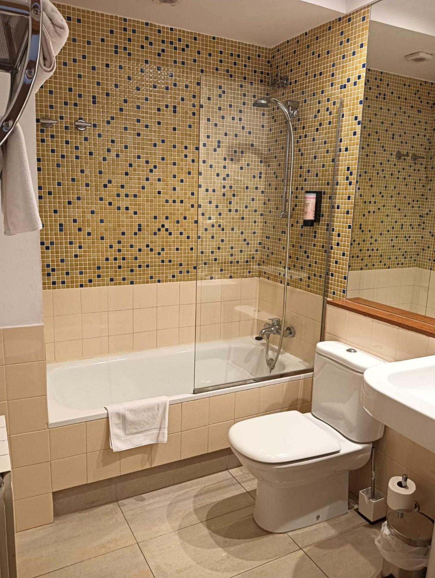 Gastro Hotel La Giraldilla Liérganes Kamer foto